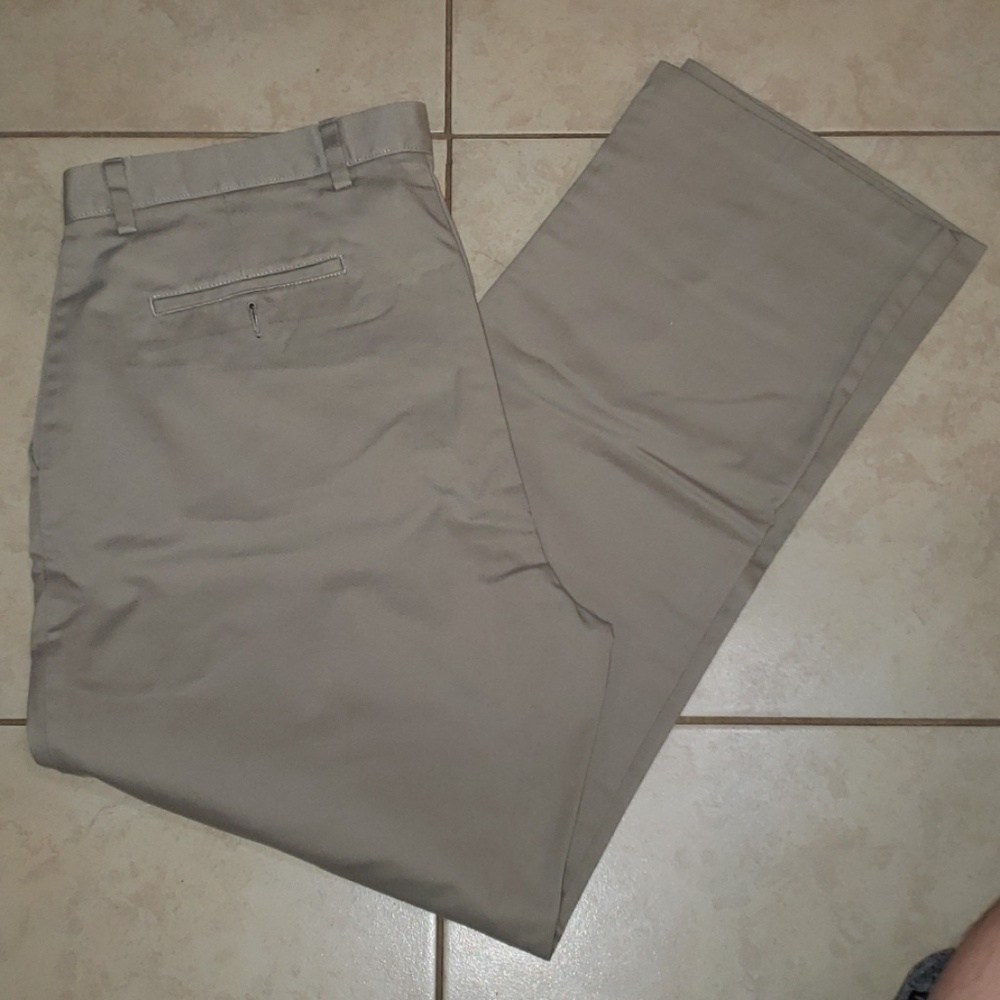 Dockers men's pants sz 38x32 like new